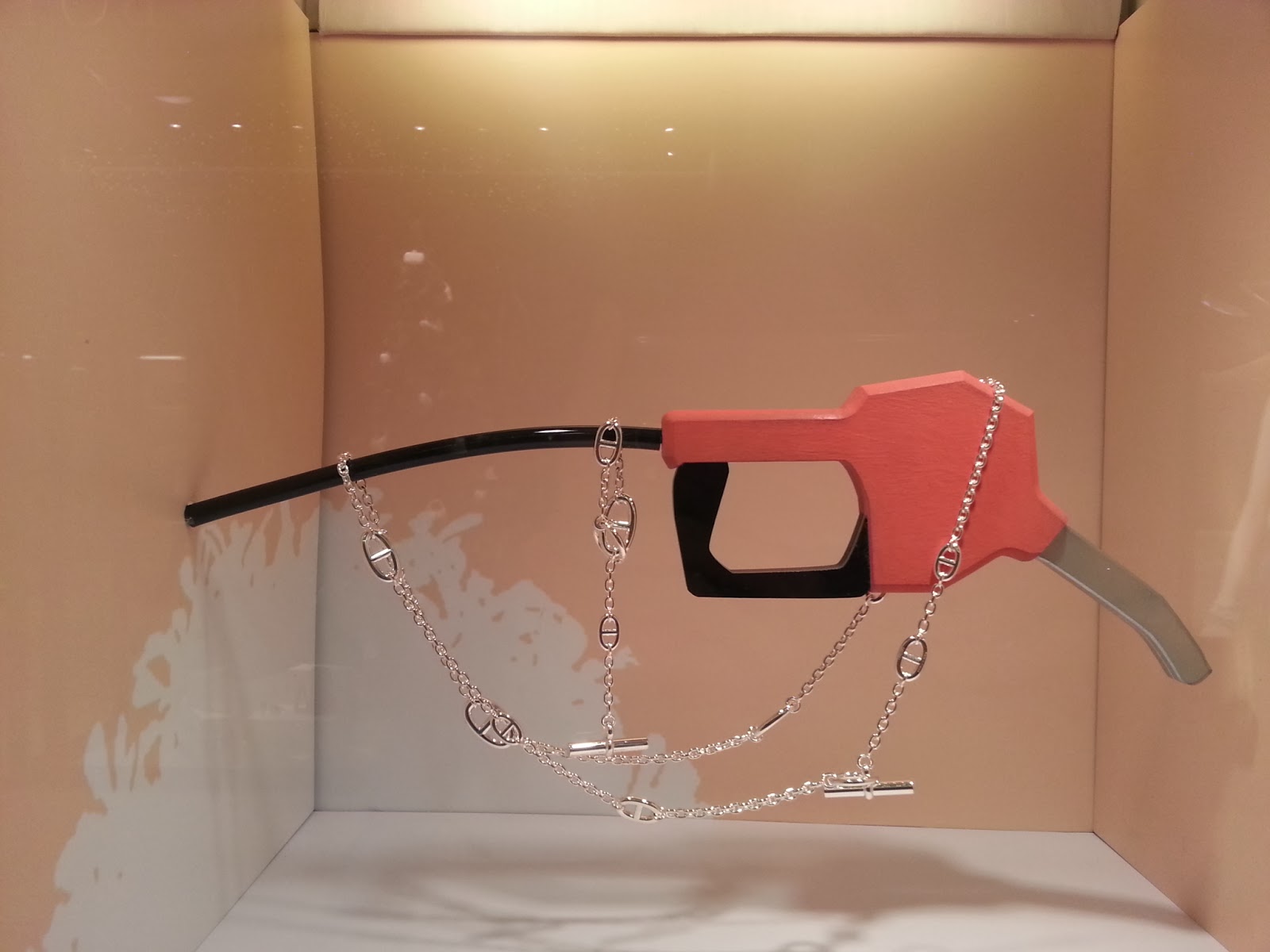 Food, Shop, Travel and Great Buys..: Hermes Retail Display and Tiffany's Window Design 