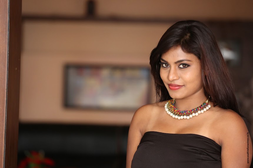 Priya Augustin at 4 Idiots movie opening