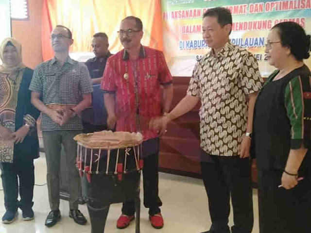 Agustinus Utuwaly Minta Masyarakat Tanimbar Gunakan Obat Antibiotik Dengan Benar Agustinus Utuwaly Minta Masyarakat Tanimbar Gunakan Obat Antibiotik Dengan Benar