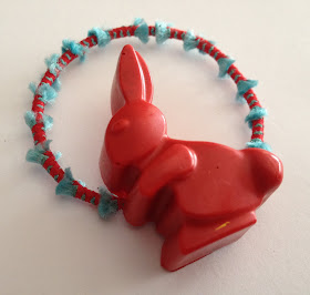 Coletero hecho con crayones