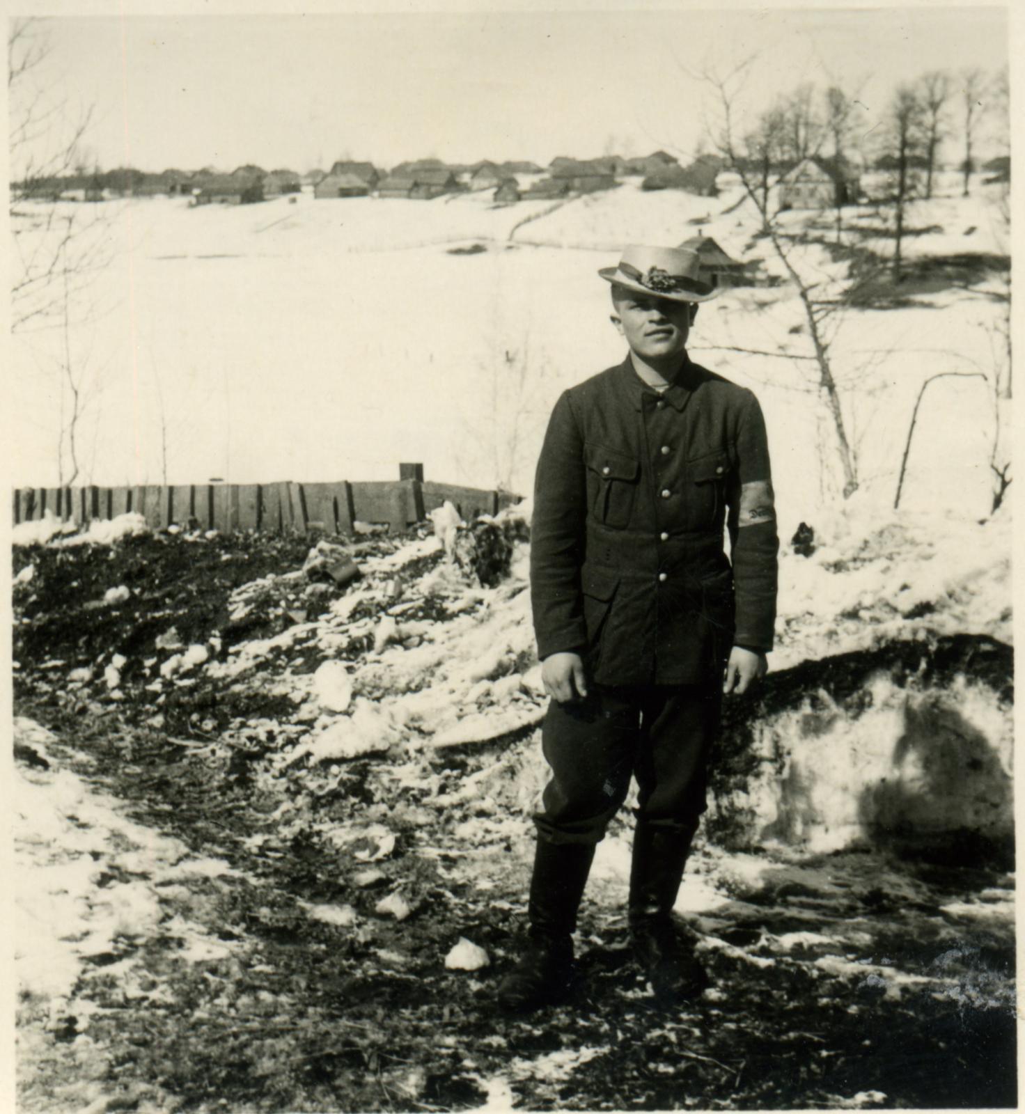 служил полицаем. полицаи германии 1942. коллаборационист предатель полицай. служил полицаем. хиви (hilfswilliger).