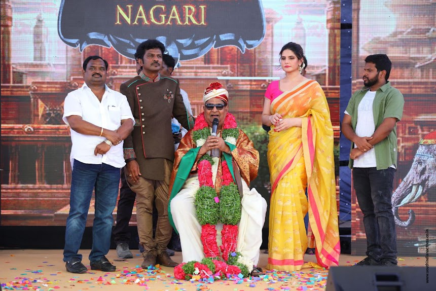 Zarine Khan at Suchirindia's Aryavartha Nagari Project Launch