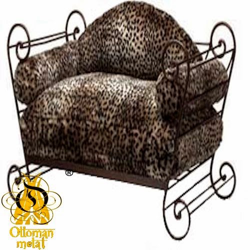 Metal frame pet beds and feedersWrought iron metal Latvia