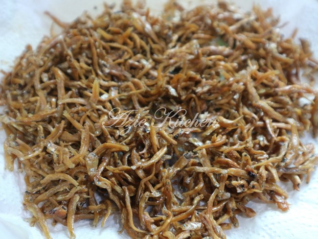 Sambal Ikan Bilis kering Yang Sedap - Azie Kitchen