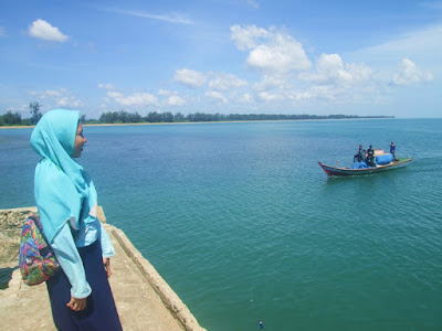 Pesona Indonesia di Temajuk, Kalimantan Barat Pesona Indonesia di Temajuk, Kalimantan Barat