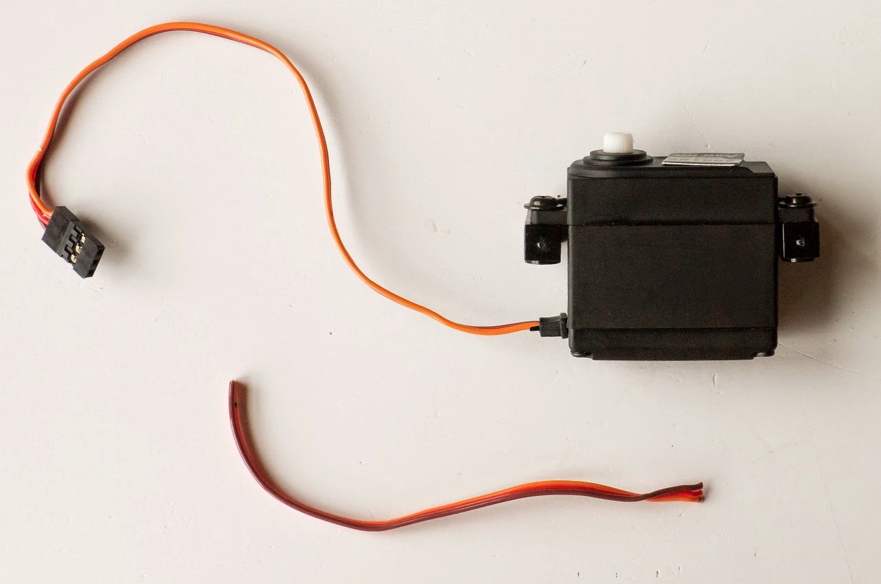 LANE Boys RC Shorten your servo wires