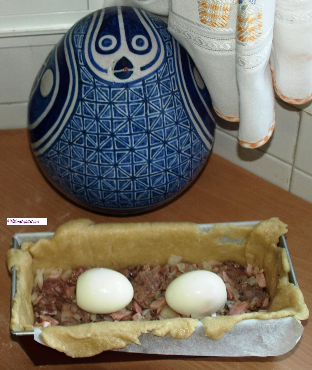 Cocinar es vivir y Bordar también Pastel de ternera, jamón y huevo