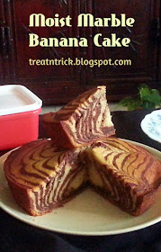 Moist Marble Banana Cake Recipe @ treatntrick.blogspot.com