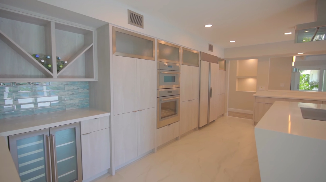 Tour 19 N River Rd, Stuart FL vs. 20 Interior Design Photos