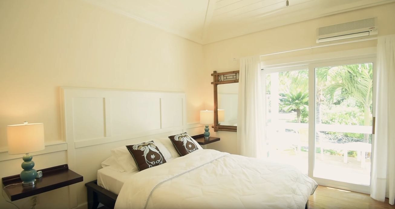 12 Photos vs. Coco Di Mama Bahamas vs. Home Interior Design Tour