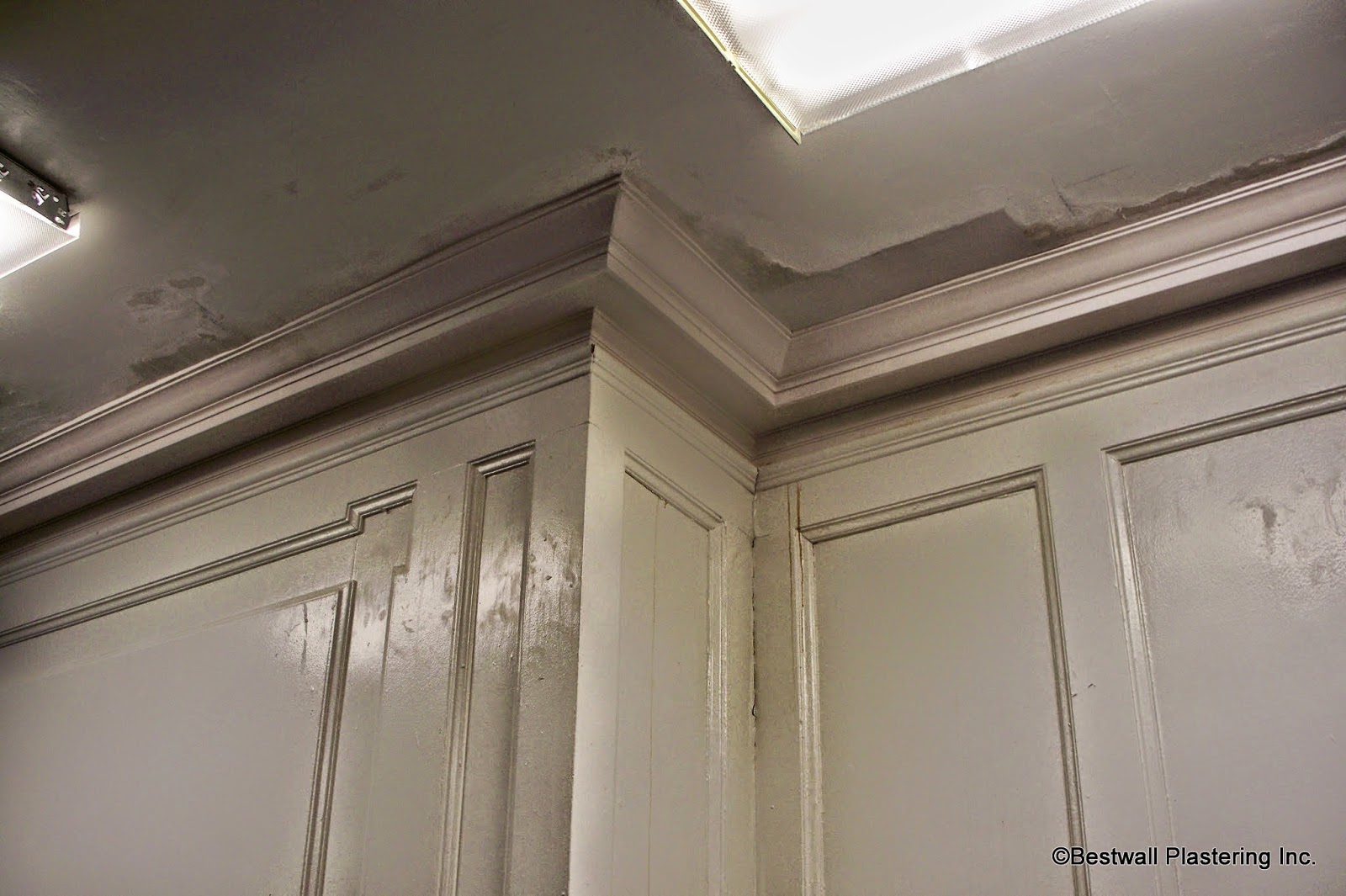 What you need to know about plastering Plaster Molding (damaged