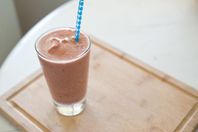 Easy and delicious Crystal Light, non-fat Greek yogurt, fruit and spinach smoothie