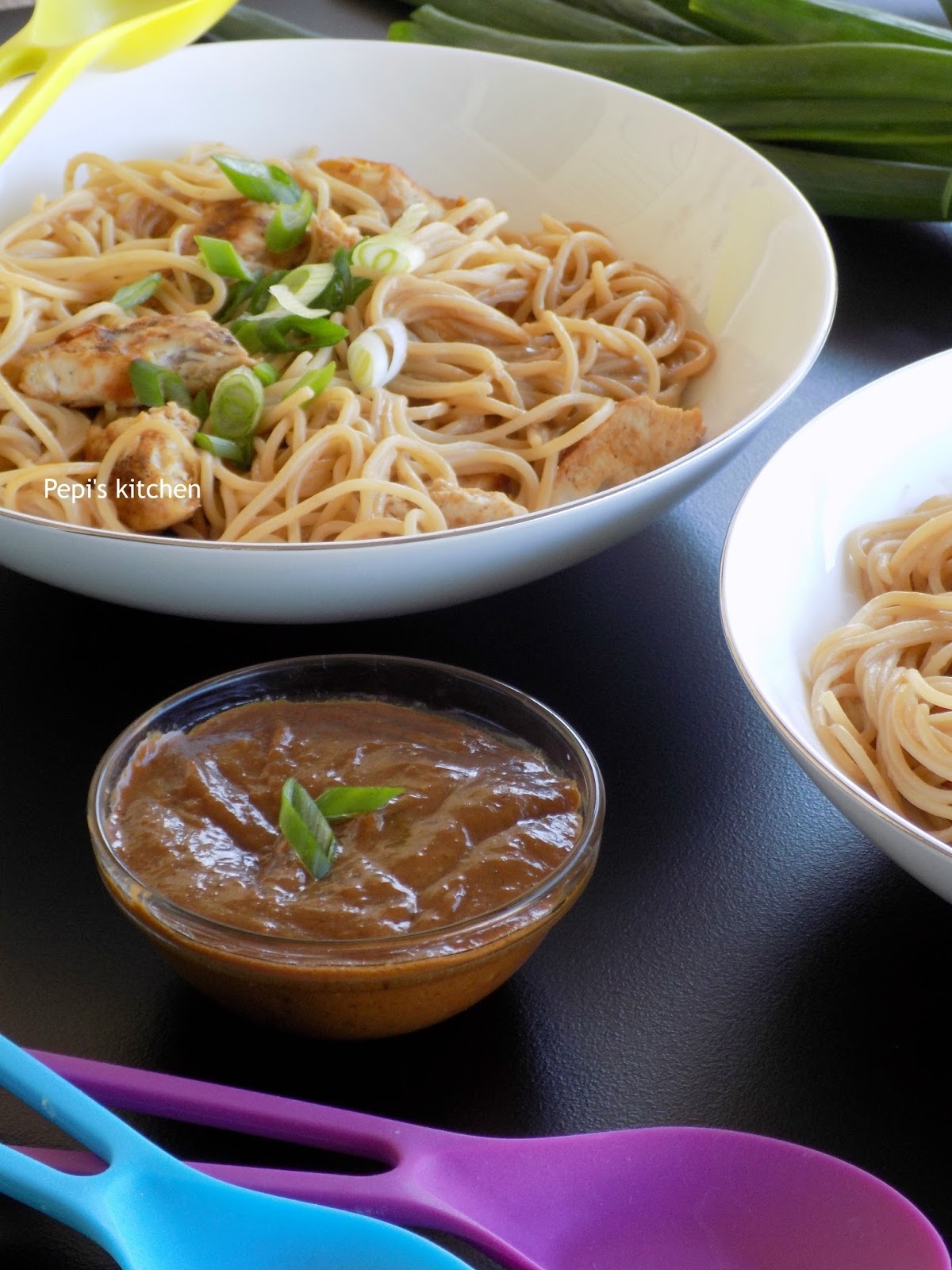 Pepi's kitchen in english Spaghetti with Chicken and Peanut Butter Sauce