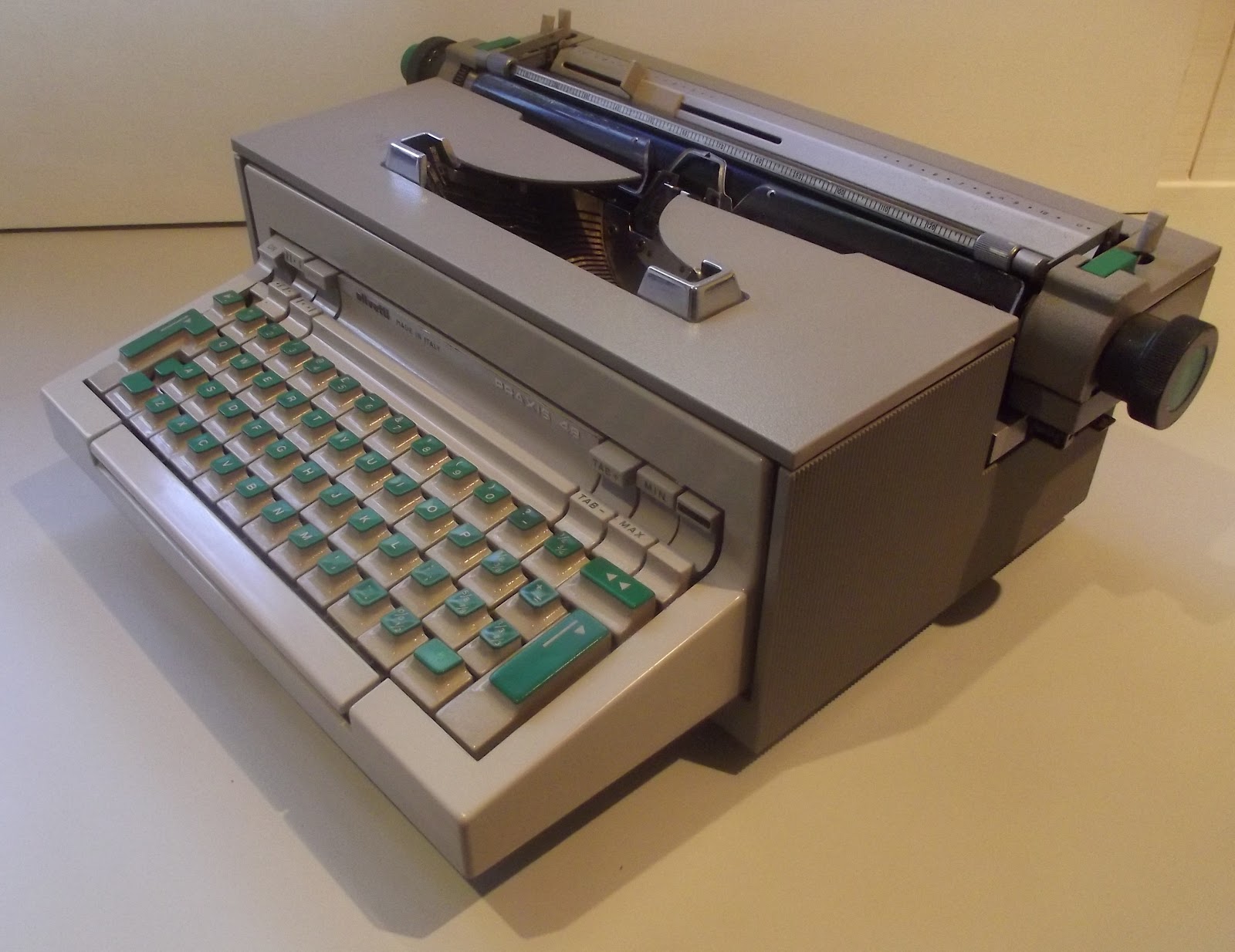 oz.Typewriter The Olivetti Praxis 48 Typewriter Sottsass's Real Green