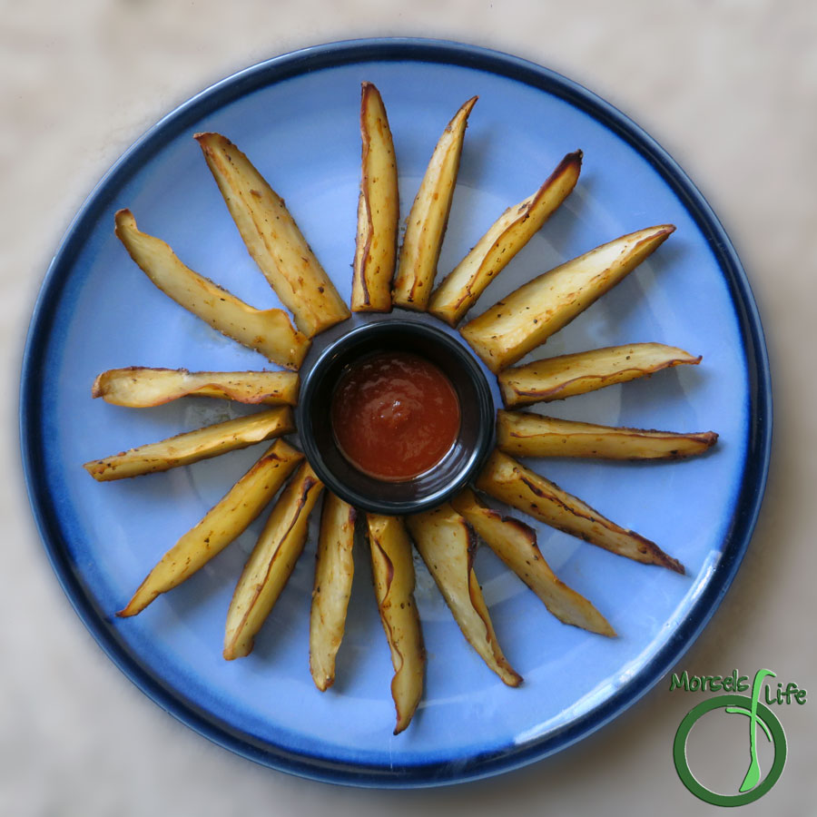 Morsels of Life - Sriracha Potato Wedges - Hot and sassy! You really can't go wrong with these Sriracha potato wedges. Plus, a trick so you don't have to flip the potatoes halfway through baking!