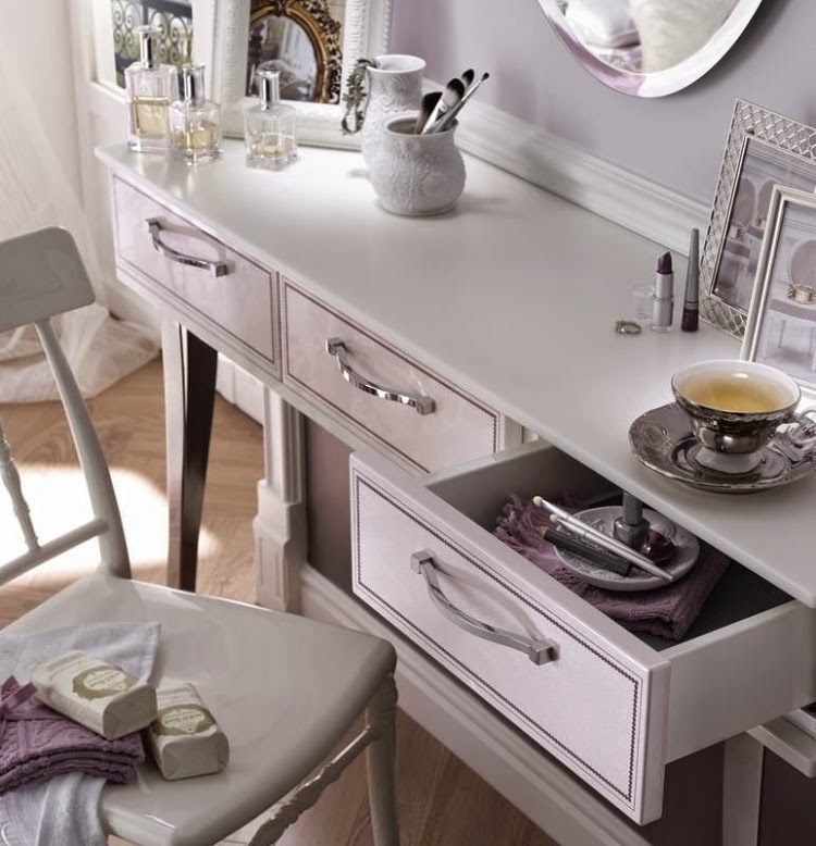 catchy Ideas for functional dressing table designs with elegant mirrors
