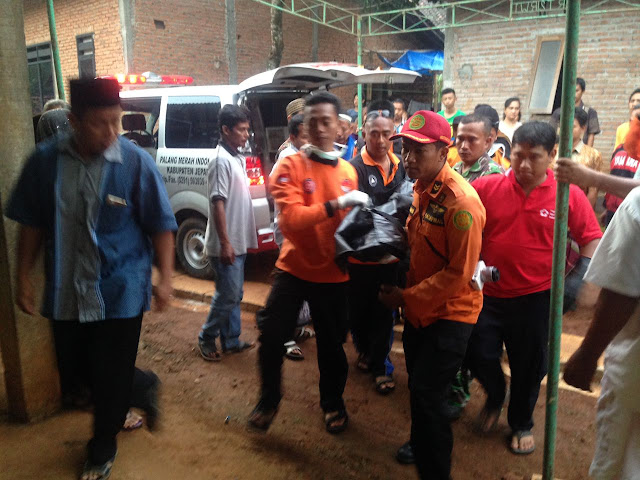 Bocah Hilang di Sungai, Ditemukan Tak Bernyawa oleh Satpam Joglo 2 bocah%2Btewas