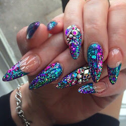 crazy nail nails acrylic diva polish glitter naglar nailed bold stiletto med wants stand bling isabellegeneva mas weheartit backgrounds