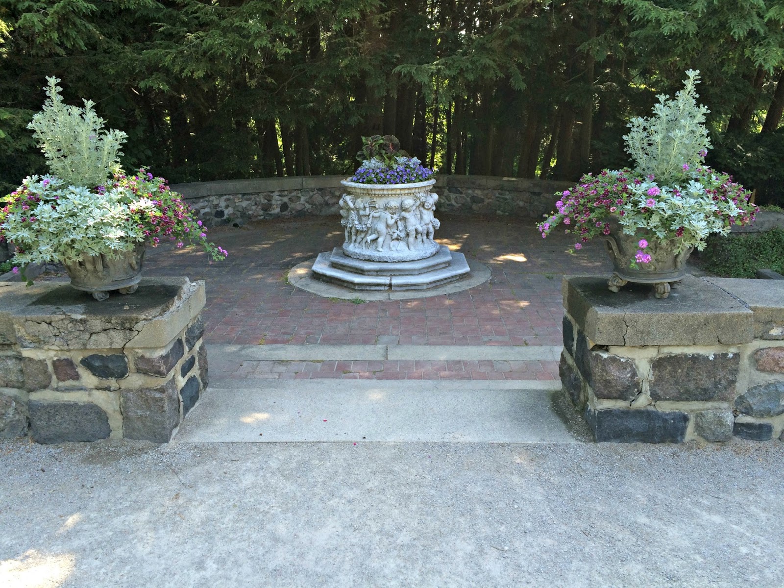 A GEEK DADDY A Stroll Through the Cranbrook House Gardens