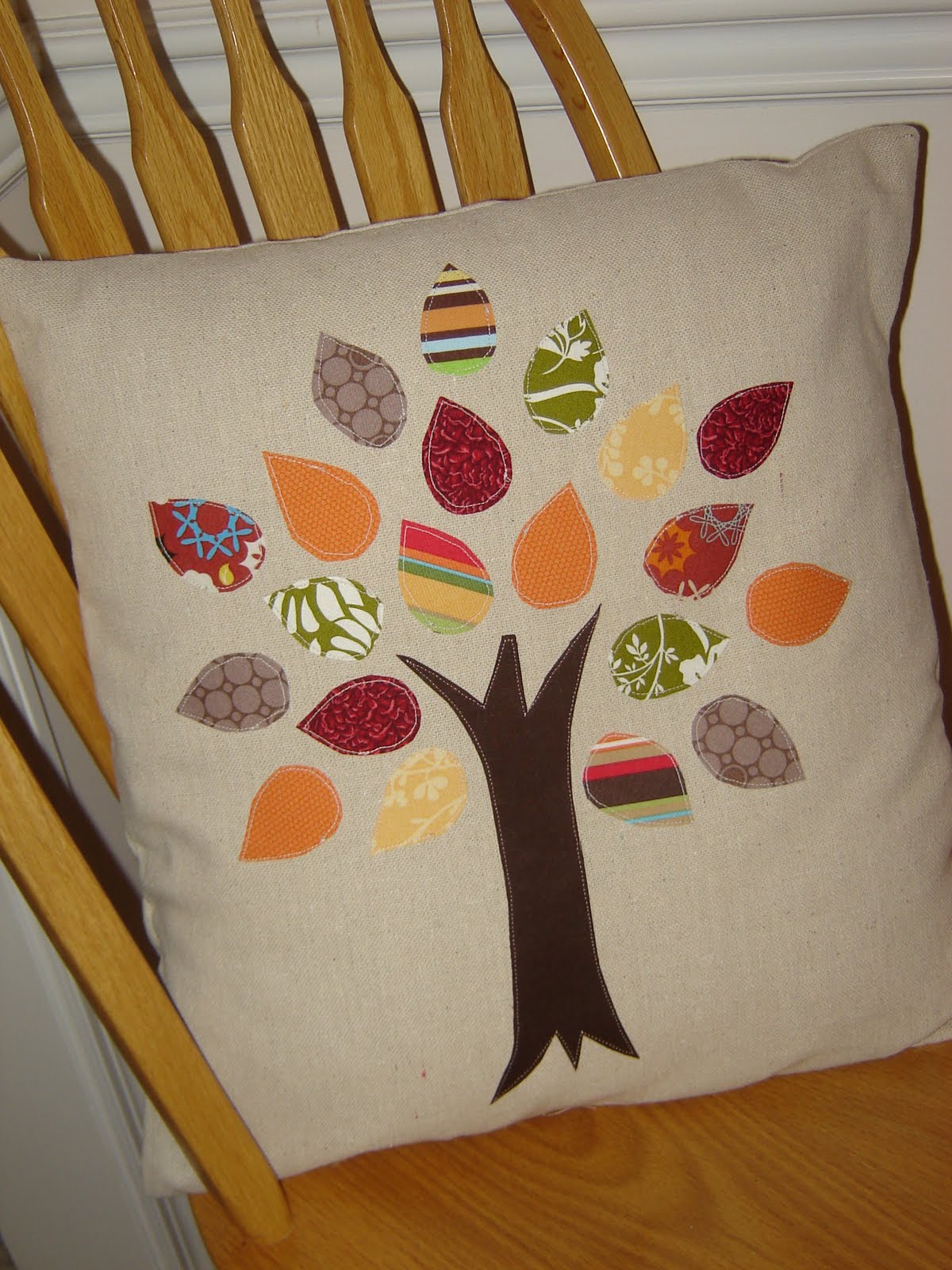 The Pretty Life christmas crafts pillow slipcovers