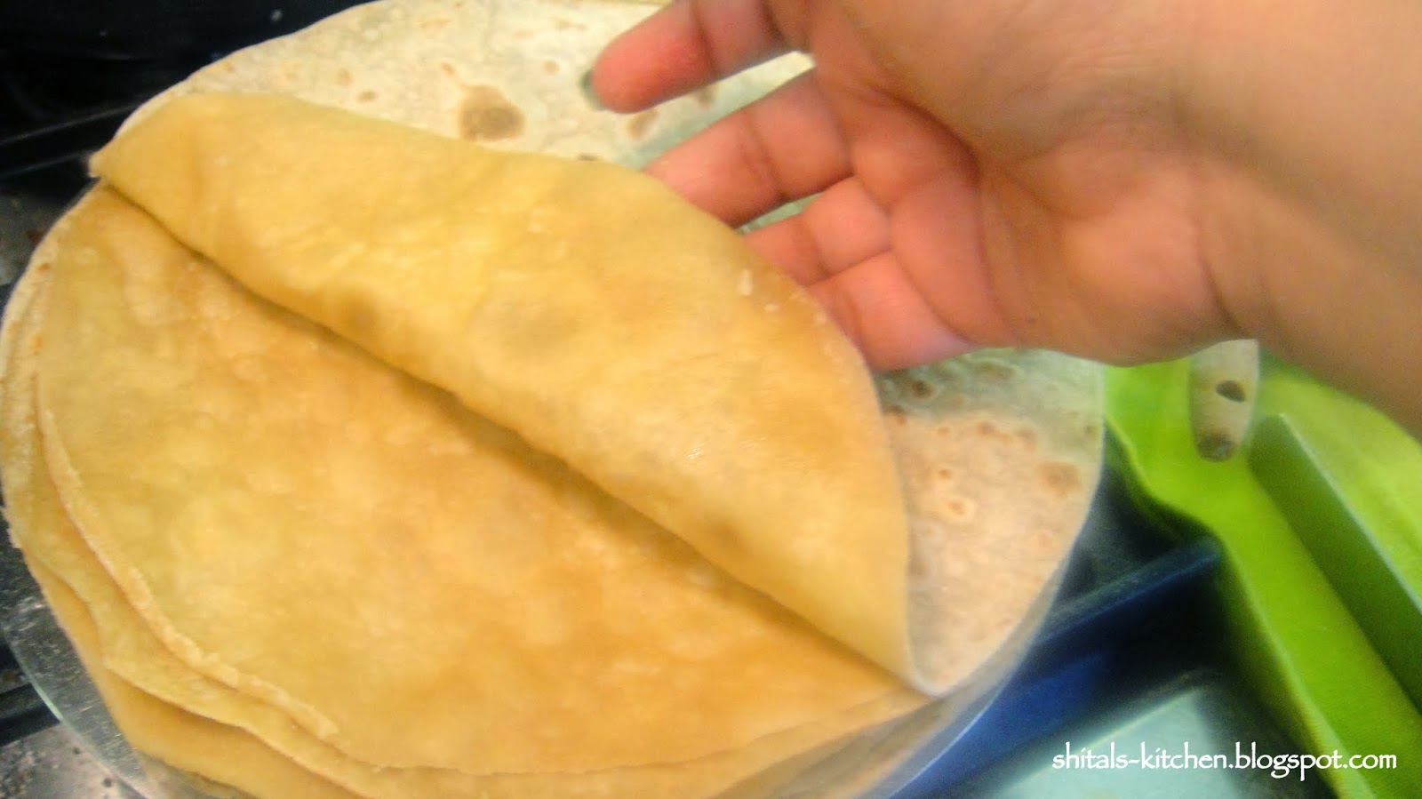 Shital's-Kitchen: Gujarati Pad Roti