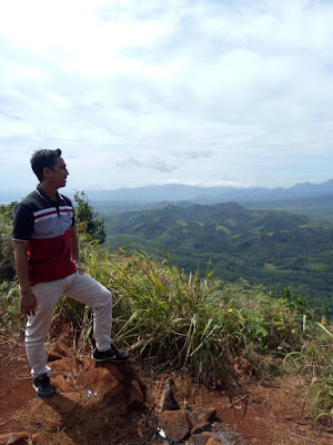 View Pegunungan di Kawasan Tahura Sultan Adam Salah Satu View Pegunungan di Kawasan Tahura Sultan Adam