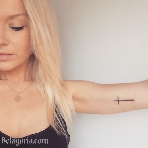 Un tatuaje cristiano para una mujer