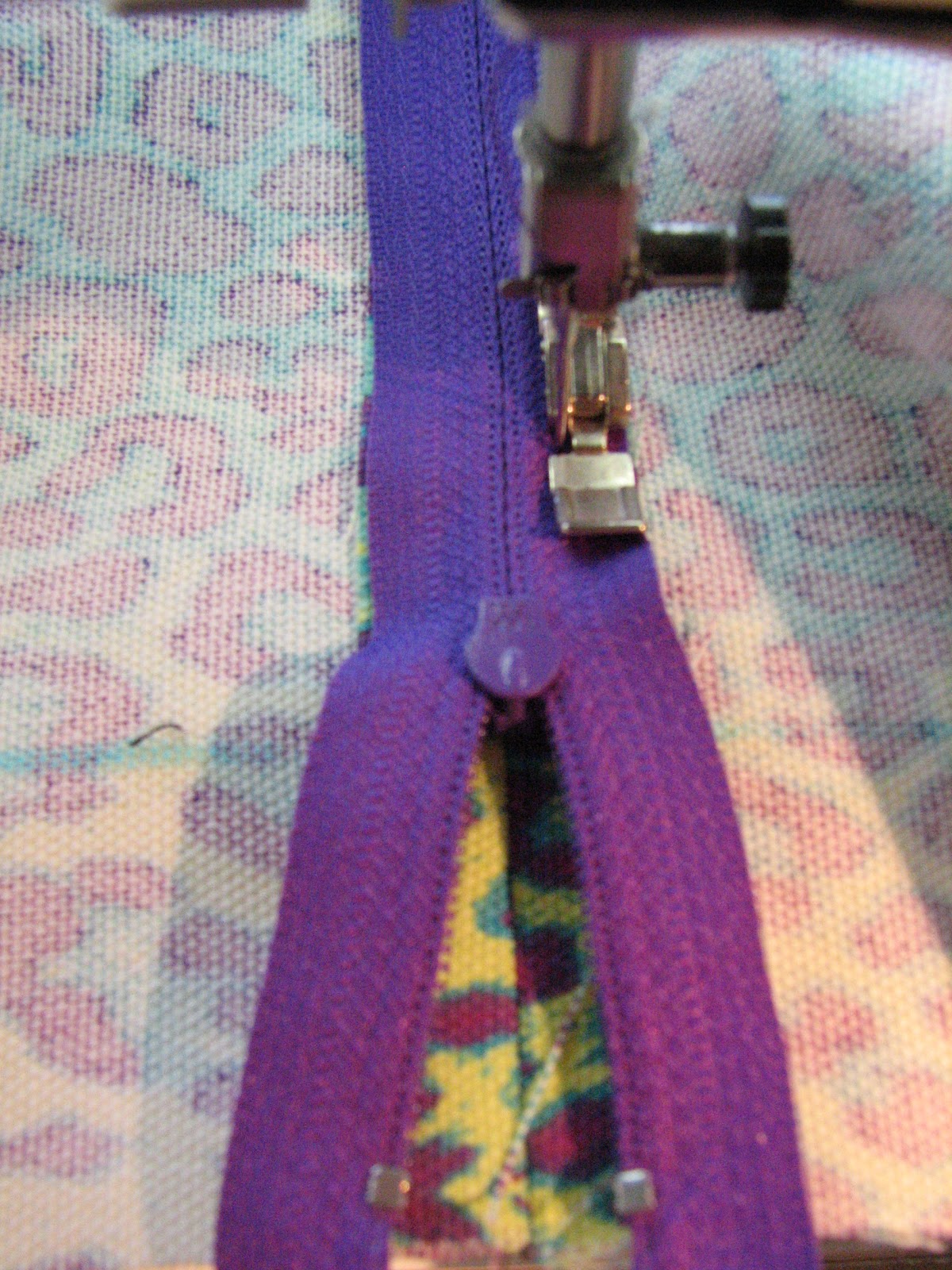 Ms. Elaineous Teaches Sewing Zippers in Pillows and Cushions