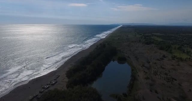 Pantai Laguna Kebumen : Pantai Laguna Kebumen : Pantai lembupurwo ini