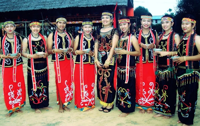 Pakaian Adat Provinsi Kalimantan Tengah – Upak Nyamu