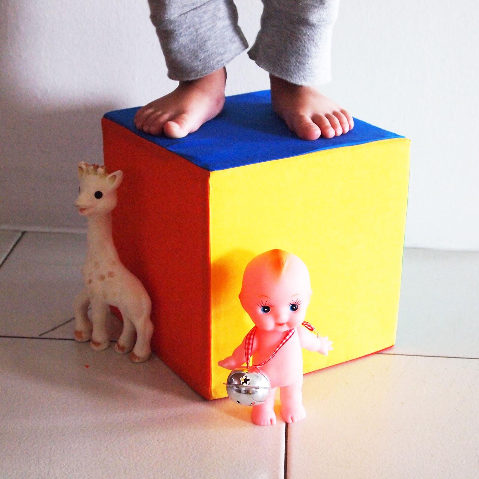 makeaday2013: colour block cube stool