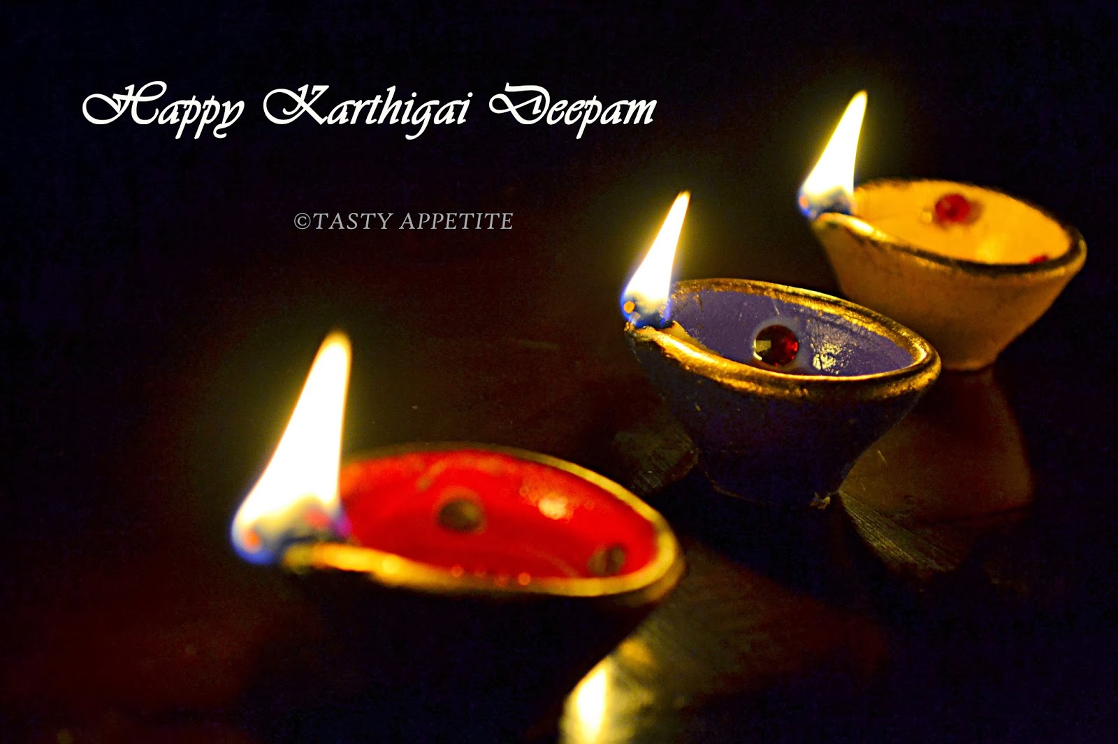Karthigai Deepam / Karthigai Deepam Wishes / How is Karthigai Celebrated