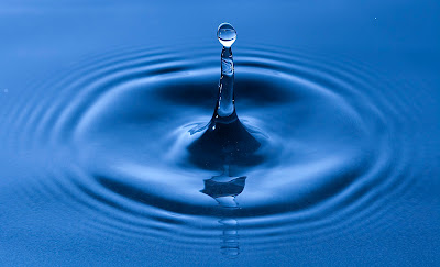 حقائق مدهشة عن المياه Water_drop_impact_on_a_water-surface_-_%25281%2529