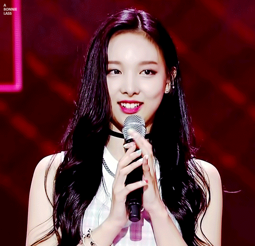 오늘 반응 ㅎㄷㄷ한 여자아이돌 (예쁨주의) | 인스티즈