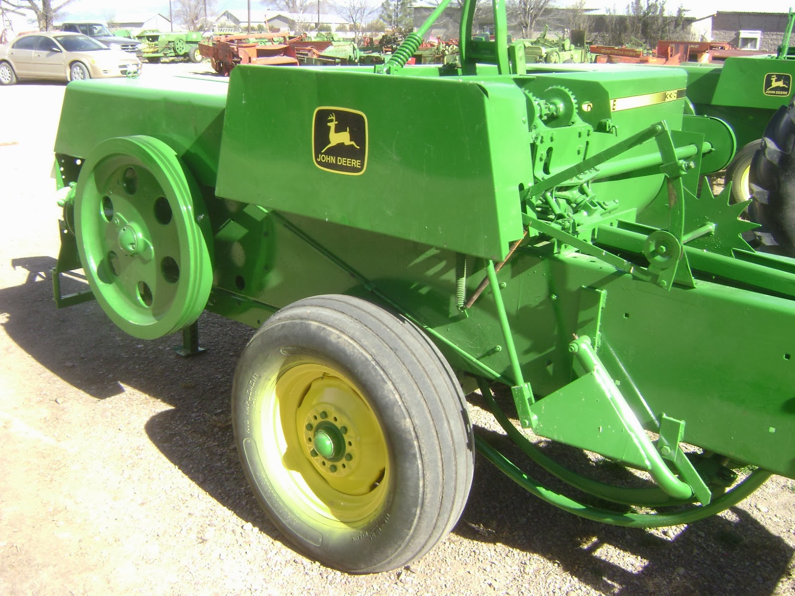 MAQUINARIA AGRICOLA INDUSTRIAL: Empacadora John Deere 336 Alambre