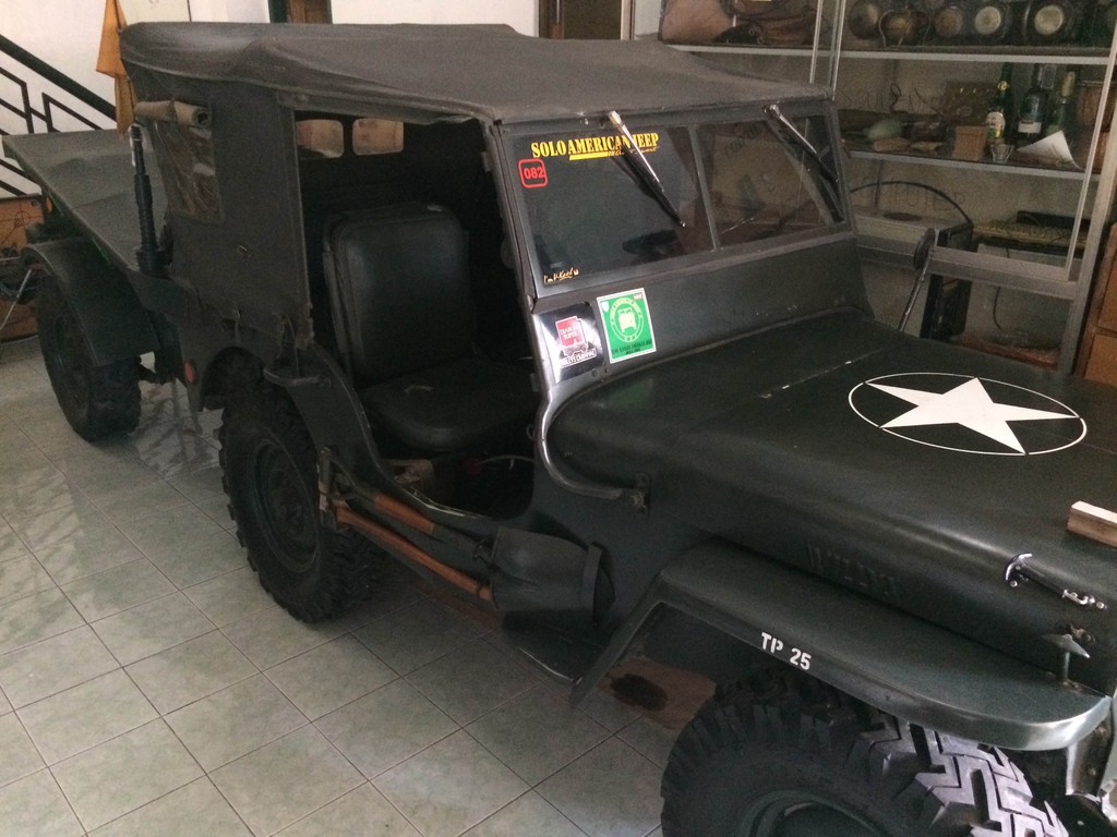 Lapak JEEP Klasik Willys Stir Kiri Tahun 1944 SOLO LAPAK MOBIL Lapak JEEP Klasik Willys Stir Kiri Tahun 1944 SOLO LAPAK MOBIL