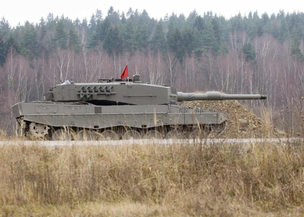 штурм тигр панзер. королевский тигр 1944. документальный танк. т-34 википедия. прожекторный танк.