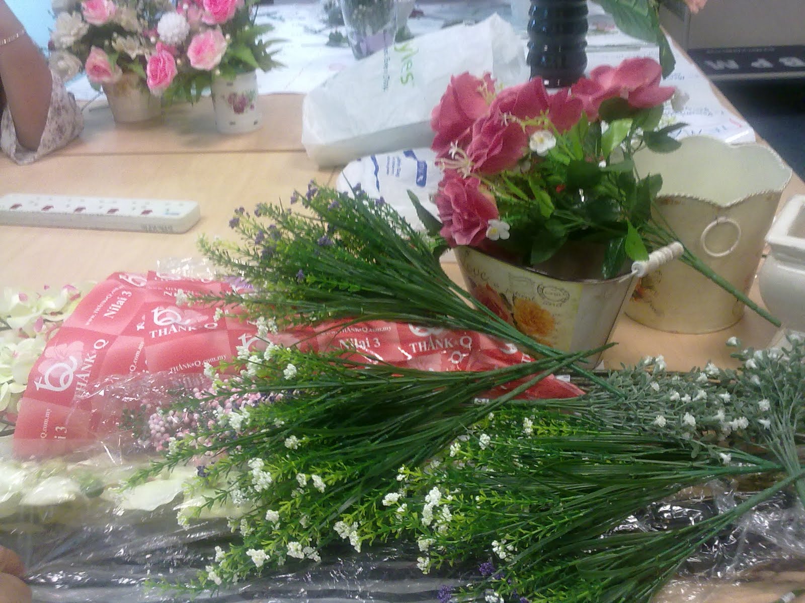 Nani Florist Jambangan Bunga Artifical Khas Untuk Hari Raya Mengubah Bunga Daisy Sudut Dinding Hiasan Ruang Tamu Sempat Lagi Orang Sebelah Tu Bersms Ya