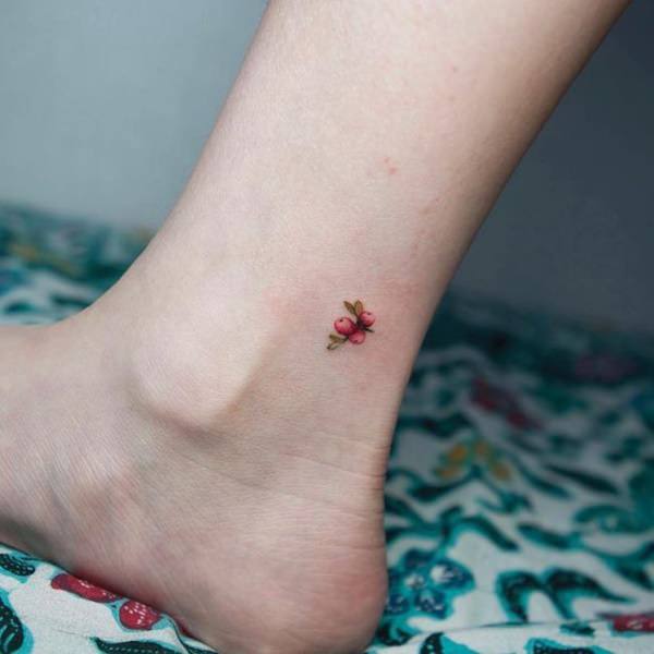 Mini tatuagens femininas para os tornozelos Mini tatuagens femininas para os tornozelos