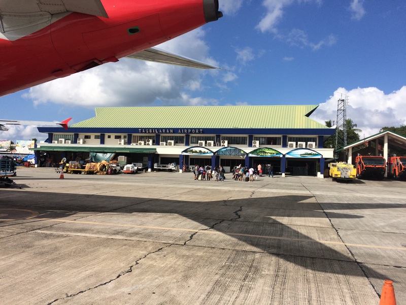 BOHOL : Aéroport de Tagbilaran / Philippines : 3 jours à BOHOL / www.by-laura.fr