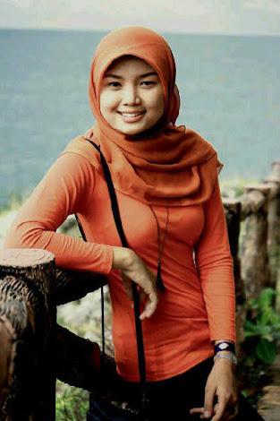 Hijab Seksi: Hijab Jilboob Dengan Tubuh Seksi