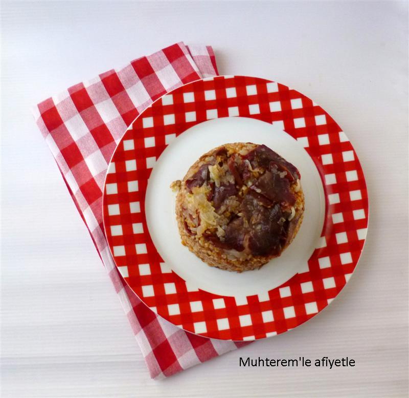 Muhterem'le Afiyetle PASTIRMALI ALA PİLAV