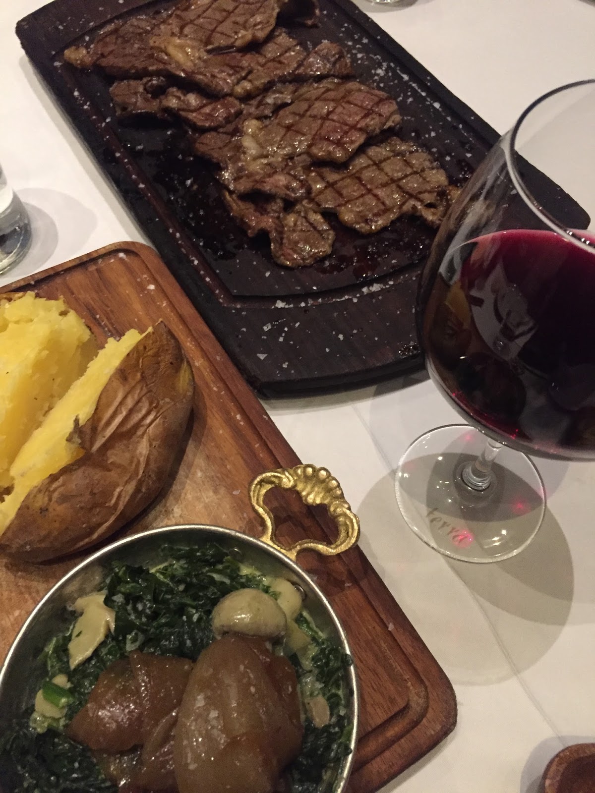 NusrEt Steakhouse 2tek1çift Neredeyiz?