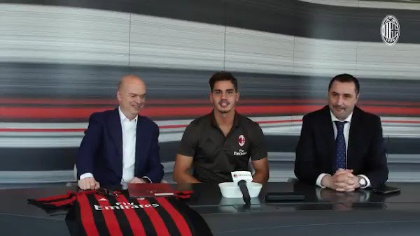 Oficial: El Milan cierra el fichaje de André Silva