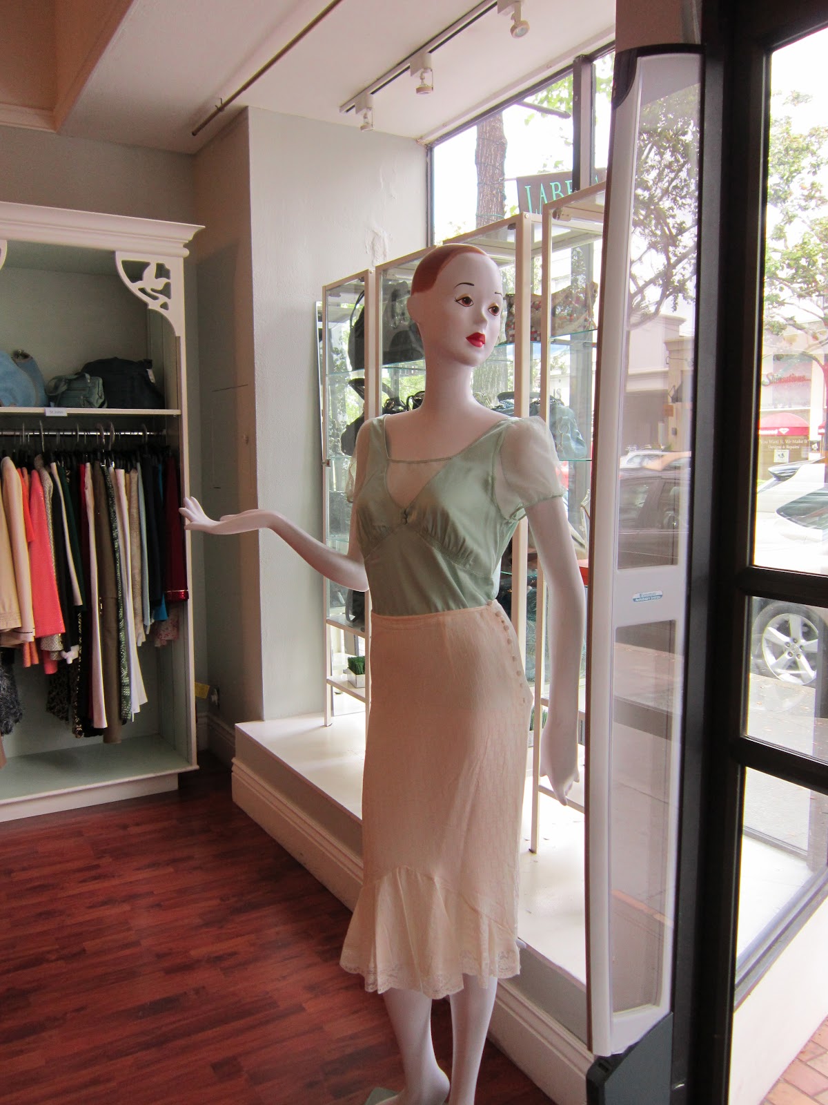 Toni's Vintage Trips Thrift Store Hunting in Walnut Creek, CA