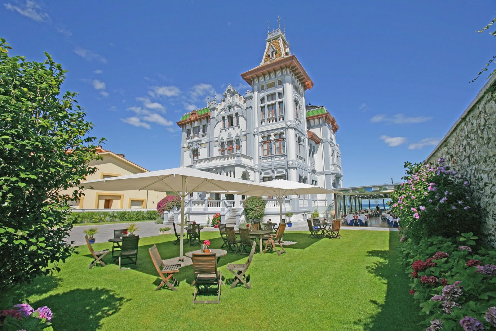 Luxotic World: The Best 10 Beach Hotels in Spain