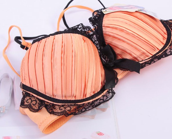Fashion World - Fashion for all: collection of bra