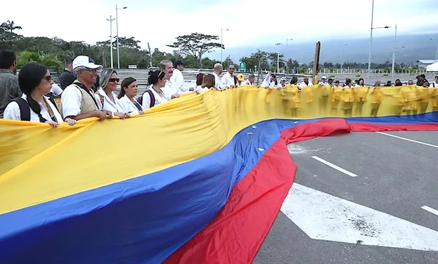 Médicos venezolanos en frontera de Colombia