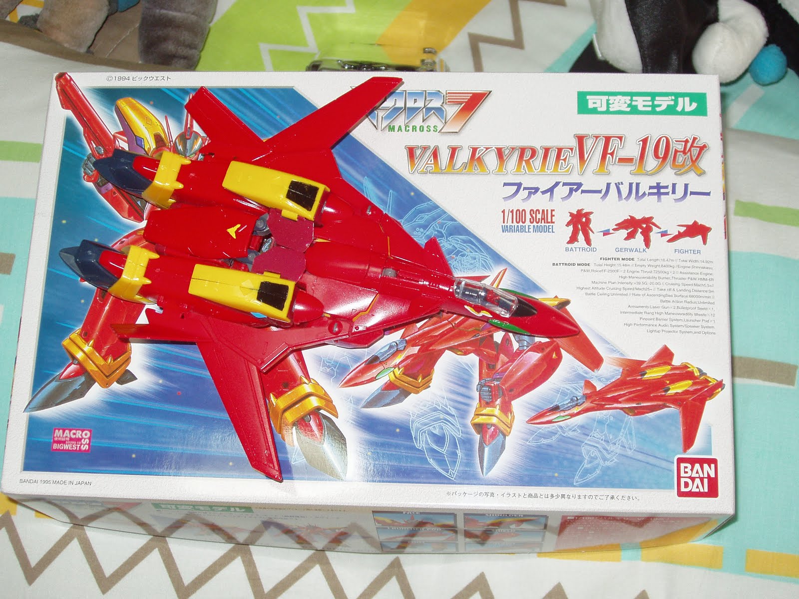 風に成りたい: Bandai 1/100 Transformable VF-19 Kai (1995) reissue