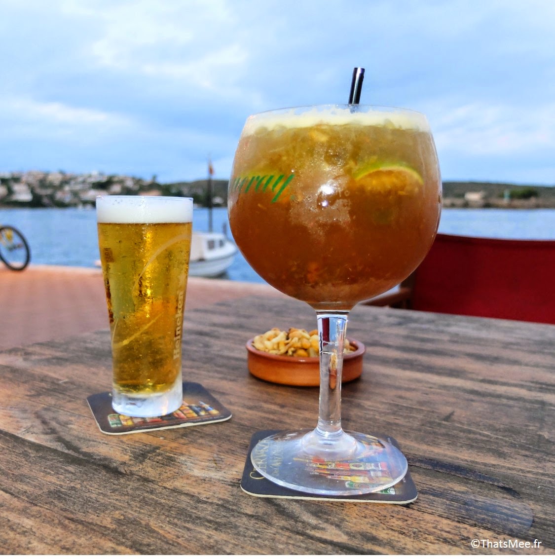 cocktails géants pas chers Minorque bonnes adresses bar Pindapoi Menorca Baleares (c)ThatsMee.fr 